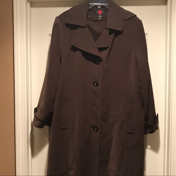 GALLERY.  Rain coat with hood lined. when appearance matters!(Make Me An Offer) - Picture 6 of 12